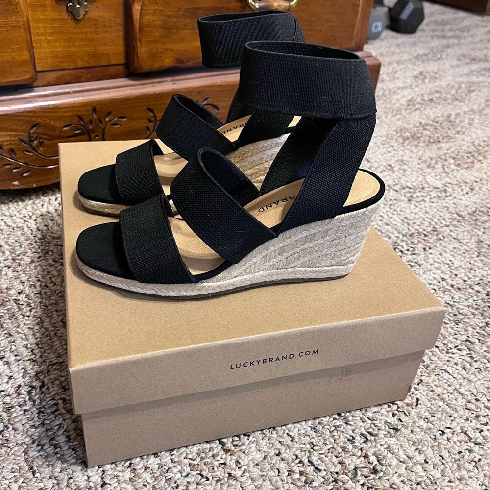 Lucky Brand women’s LK-Mindara scrappy wedge espadrille heels.
